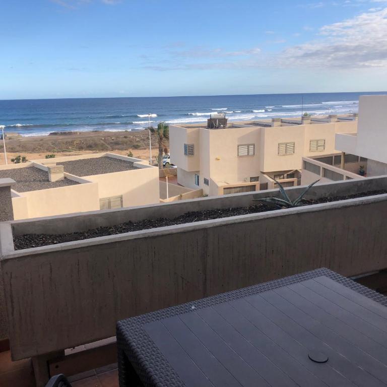 Nice terrace in front of the sea. La Jaquita - Apartamento de 2 dormitorios - 12