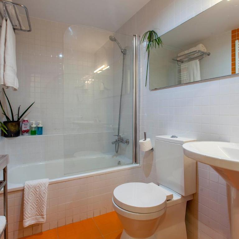 LUXURIOUS & ALLURING HOME IN HISTORIC TOWN (VALENCIA) - Two-Bedroom Apartment - 28