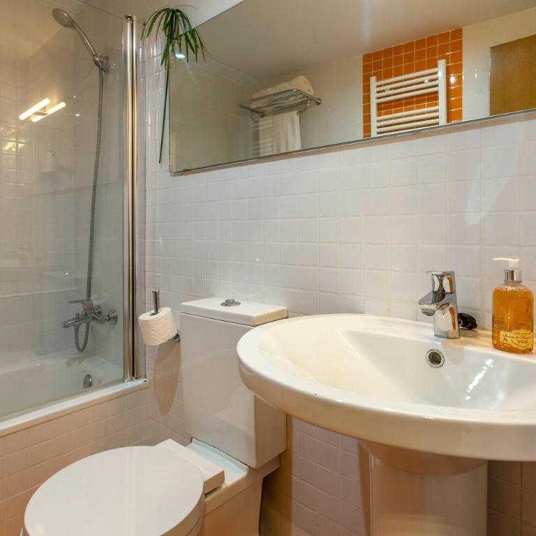LUXURIOUS & ALLURING HOME IN HISTORIC TOWN (VALENCIA) - Two-Bedroom Apartment - 29