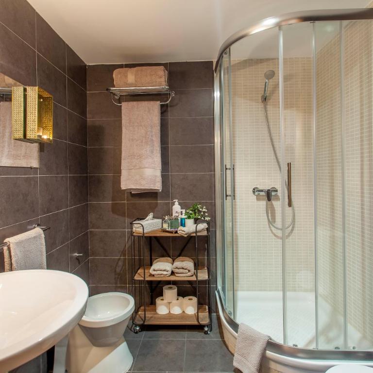 LUXURIOUS & ALLURING HOME IN HISTORIC TOWN (VALENCIA) - Two-Bedroom Apartment - 23