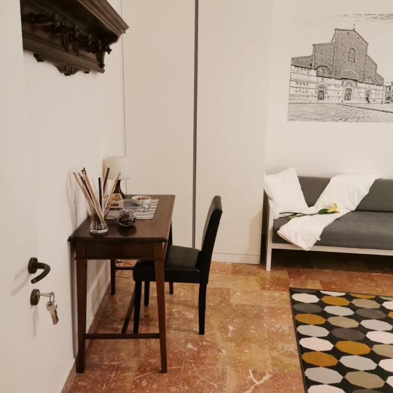 Residenza Rialto - Camera con Bagno Privato Esterno - 14