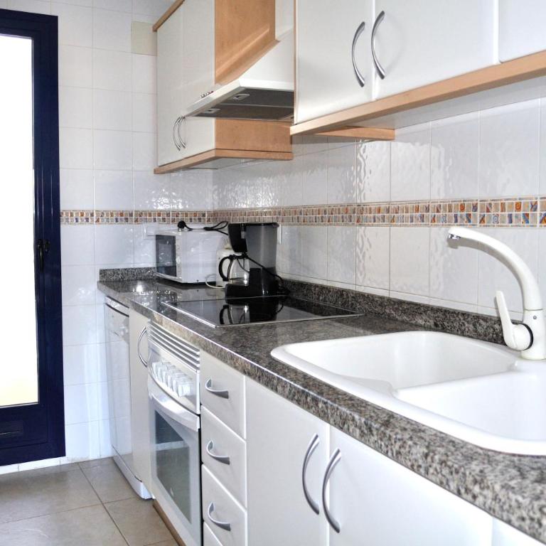 Sueños De Mar F5, 2 dormitorios, puerto náutico, by Bookindenia - Apartamento de 2 dormitorios - 8