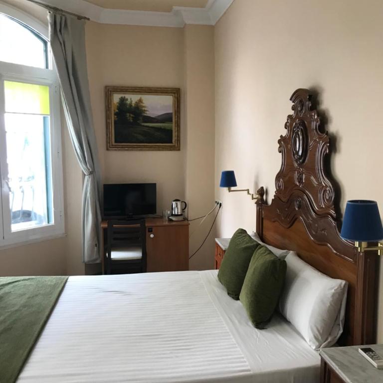 Hotel Noucentista - Habitación Doble en la planta baja - 1