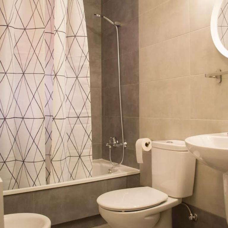 APARTAMENTO AL LADO DE LA CASA DE PICASSO - Two-Bedroom Apartment - 4