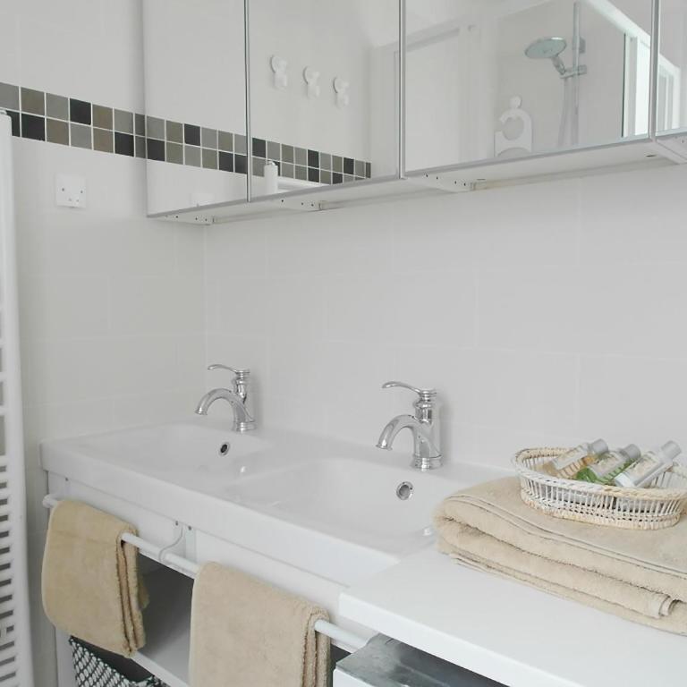 Chambre d hôte : Louvre Elegant Apt Suite - Appartement Supérieur - 11
