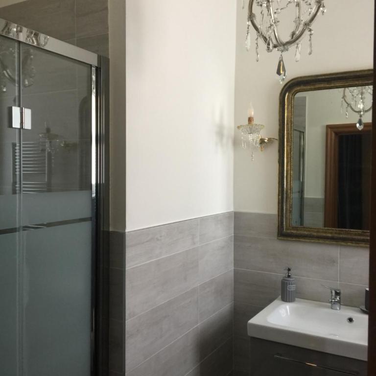 La Casa di Emanuella - Rooms & International Suites - Camera King - 12