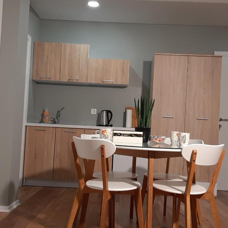 Villa Flower with Free Onsite Parking - Apartment - Ground Floor - 1