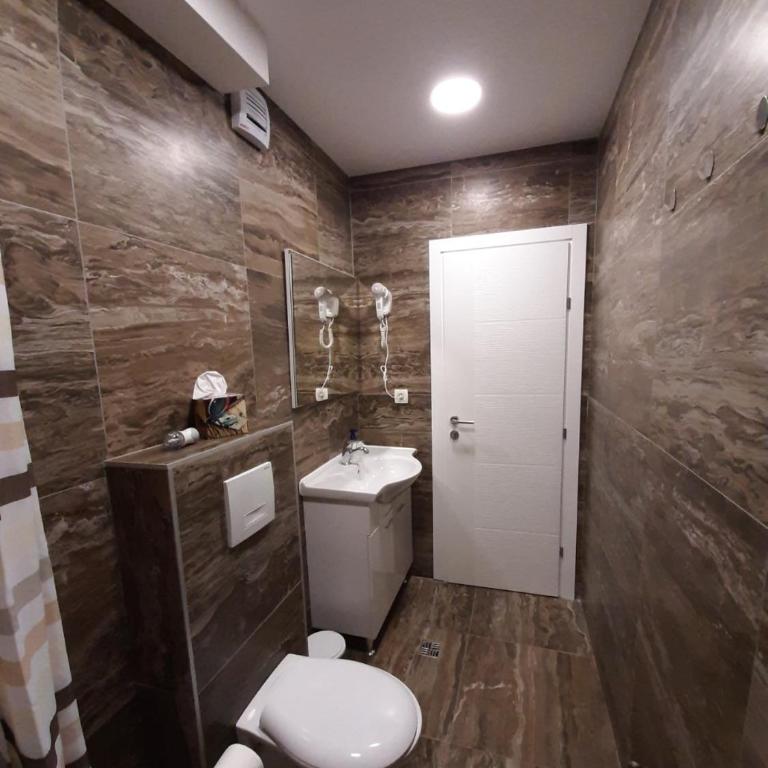 Villa Flower with Free Onsite Parking - Apartment - Ground Floor - 3