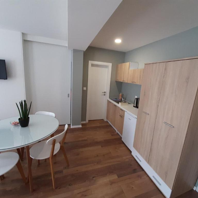 Villa Flower with Free Onsite Parking - Apartment - Ground Floor - 4