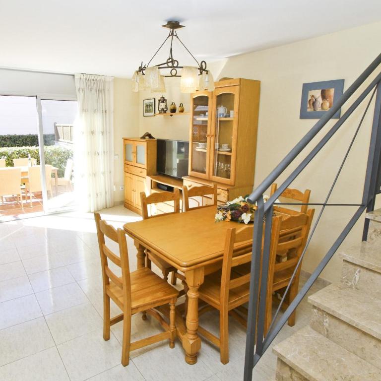 Olivers Planet Costa Dorada - Three-Bedroom Vacation Home - 12