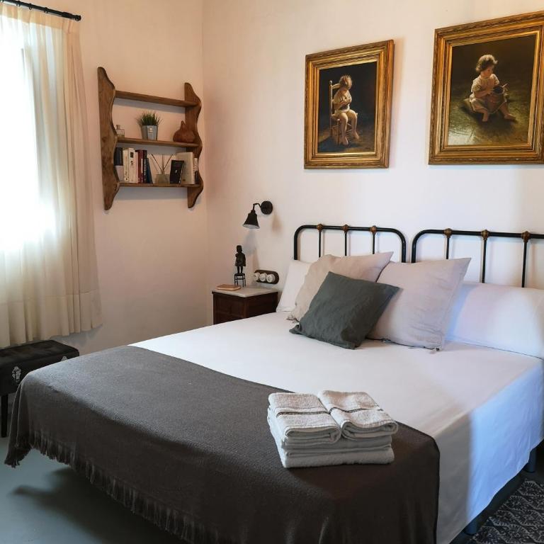 LA BENDITA LOCURA - Habitación con cama extragrande. - 2