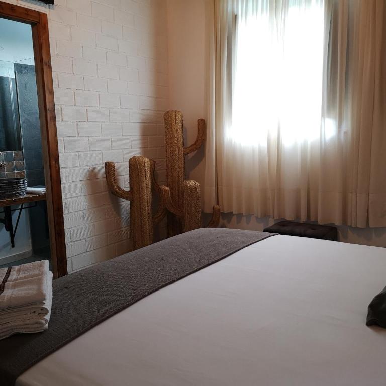 LA BENDITA LOCURA - Habitación con cama extragrande. - 1