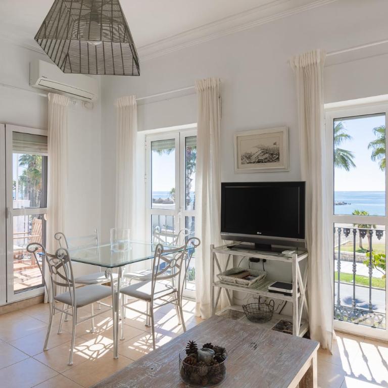 Apartamento con encanto en primera linea de playa - Apartamento - 2