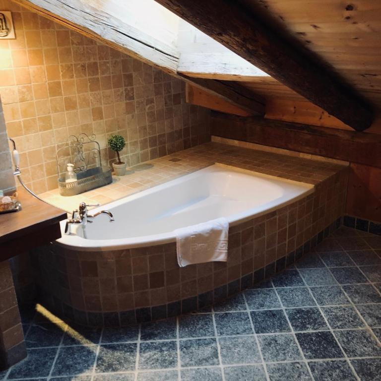 Le Coin Savoyard - Chambre Lits Jumeaux Mansardée 16 - 6