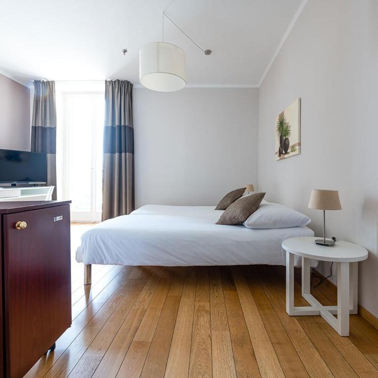 Grand Hôtel des Rasses & Wellness - Double Room with Mountain View - 6