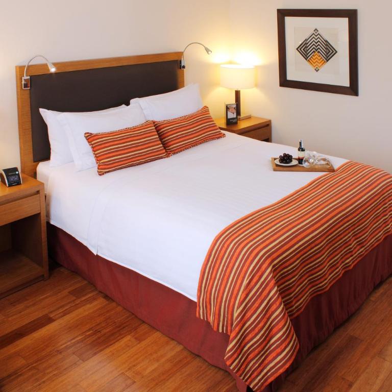 Hotel Intercontinental Cali by IHG - Habitación Clásica con cama grande - 4