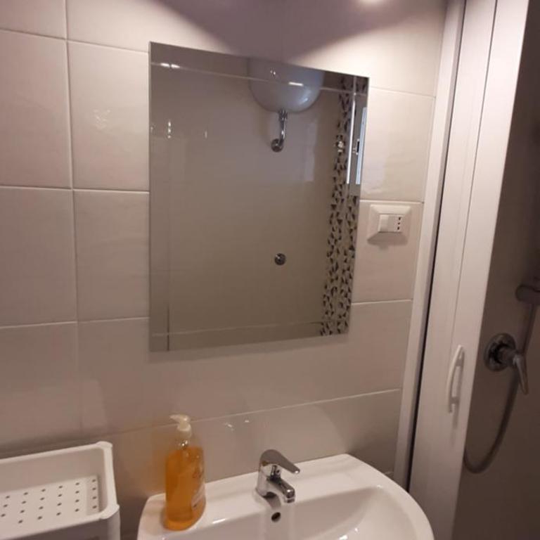 Casa Laura Oliva Mancini - Camera Familiare con Bagno Privato - 18