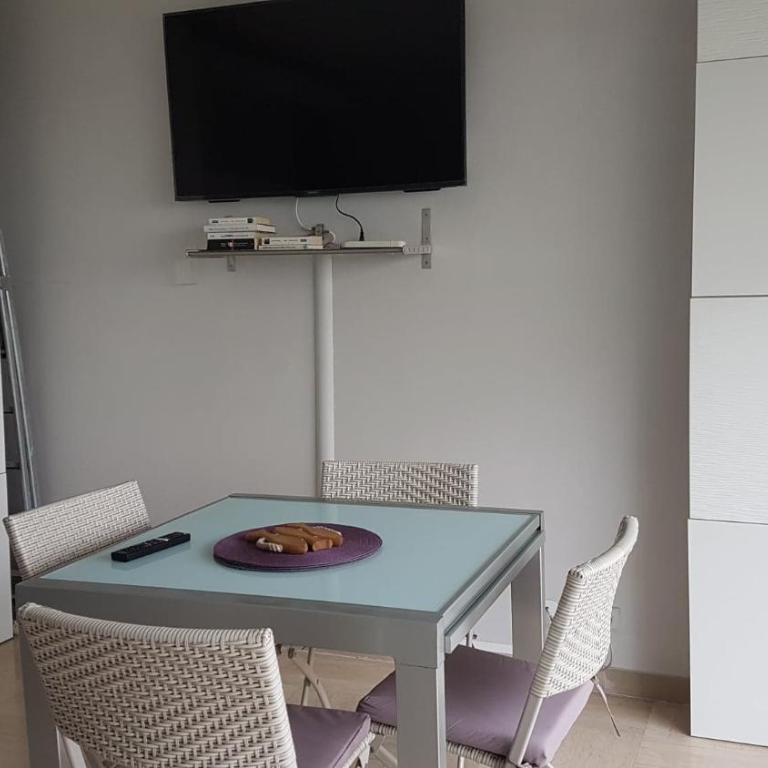 Lovely apartment in Marina Baie des Anges- Baronnet - Sew view, free parking spaces on site, restaurants, beach, supermarket - Apartamento de 1 dormitorio - 44