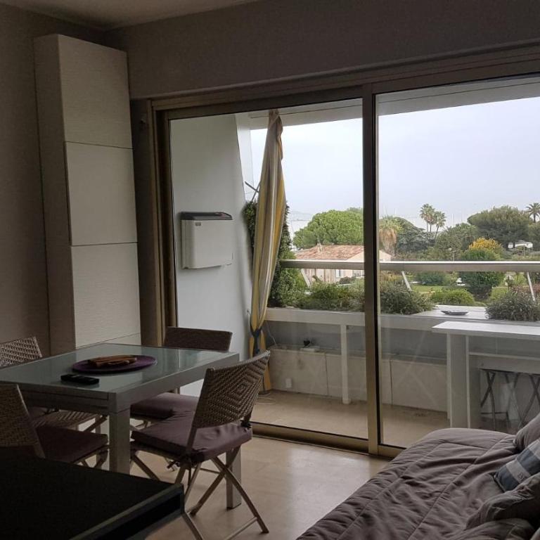 Lovely apartment in Marina Baie des Anges- Baronnet - Sew view, free parking spaces on site, restaurants, beach, supermarket - Apartamento de 1 dormitorio - 50