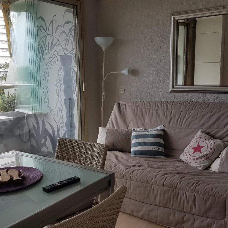 Lovely apartment in Marina Baie des Anges- Baronnet - Sew view, free parking spaces on site, restaurants, beach, supermarket - Apartamento de 1 dormitorio - 51