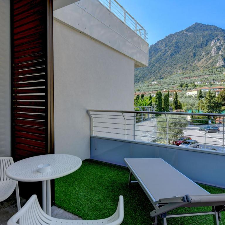 Hotel La Fiorita - Camera Economy Doppia con Letti Singoli con Vista Montagna - 1