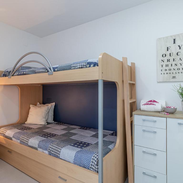Apart-rent Apartamento Port Grec 0175 - Apartamento de 2 dormitorios con terraza - Port Grec, nº 2, 4º - 2ª - 8
