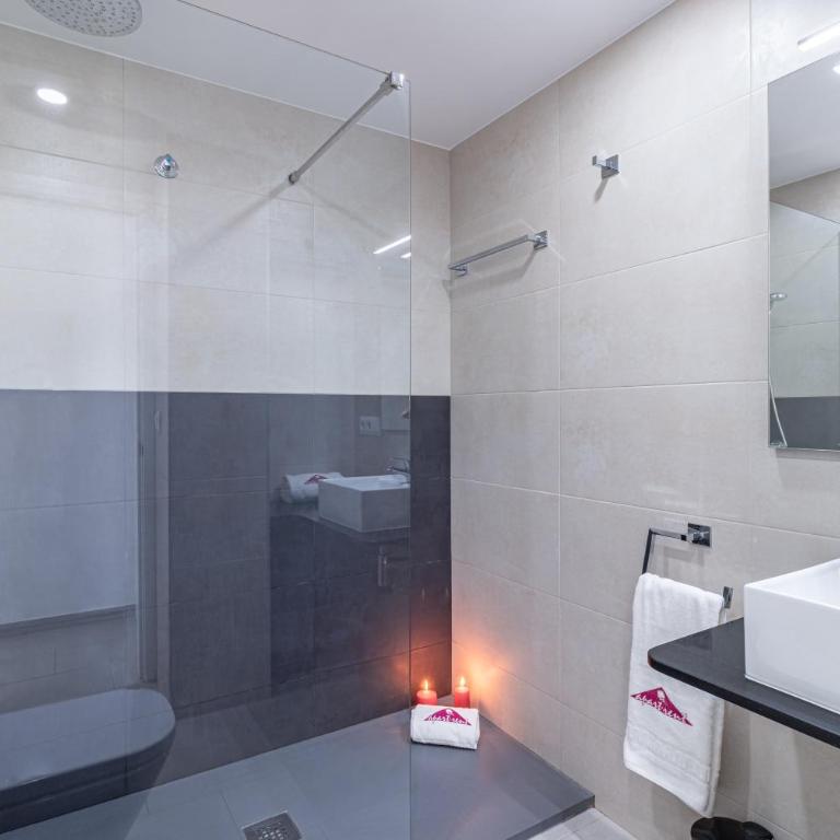 Apart-rent Apartamento Port Grec 0175 - Apartamento de 2 dormitorios con terraza - Port Grec, nº 2, 4º - 2ª - 15