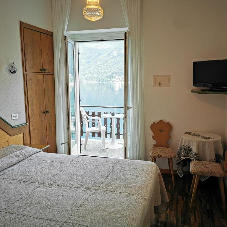 Lago Park Hotel - Double or Twin Room with Balcony and Lake and Mountain View - 7