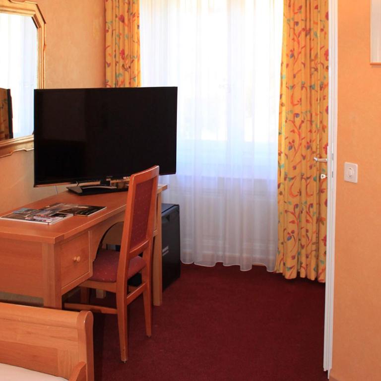 Grand Hôtel des Rasses & Wellness - Standard Double Room - 3