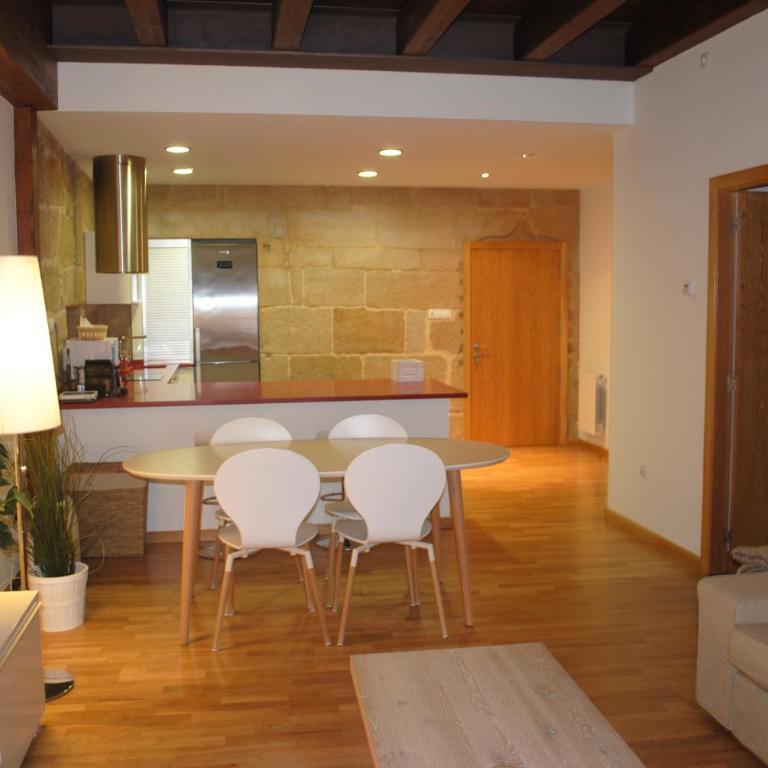 Piso en antiguo palacete del casco histórico - Two-Bedroom Apartment - 6