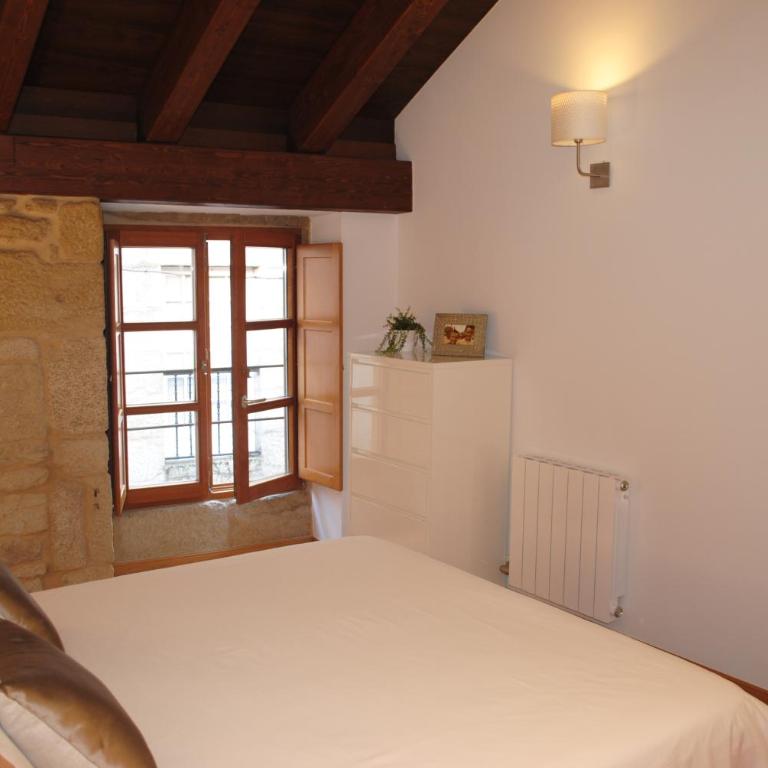 Piso en antiguo palacete del casco histórico - Two-Bedroom Apartment - 15