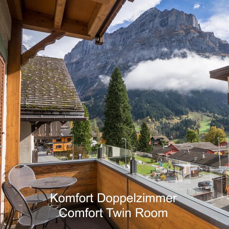 Hotel Hirschen - Grindelwald - Comfort Doppelzimmer mit Balkon und Bergblick - 13