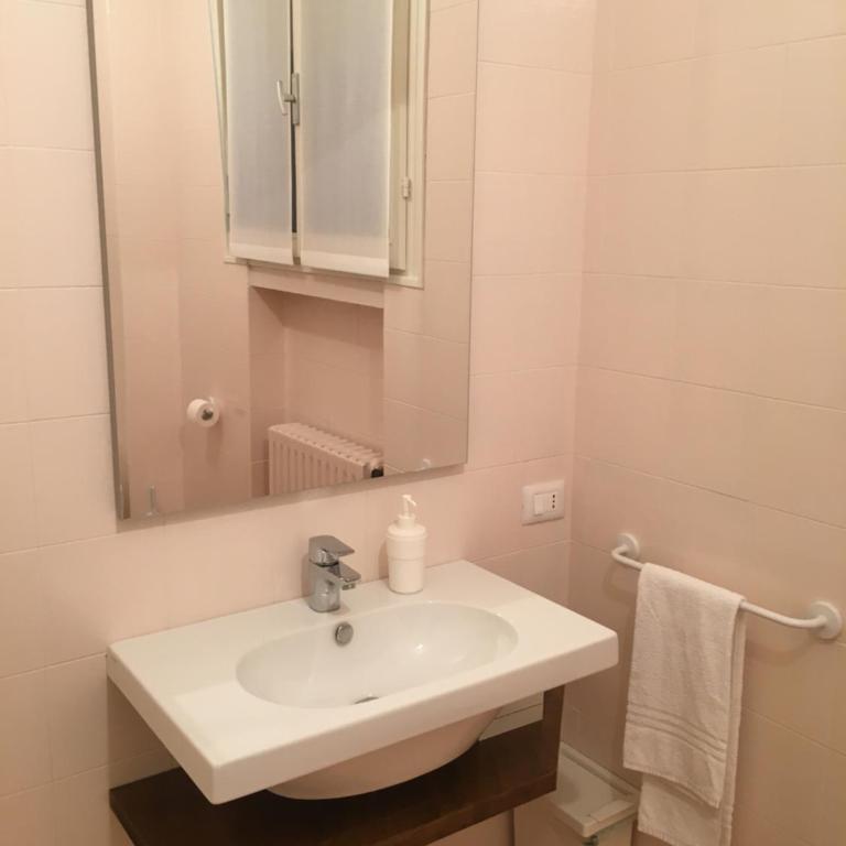 Pisacane61 B&B - Camera Singola con Bagno Privato Esterno - 6