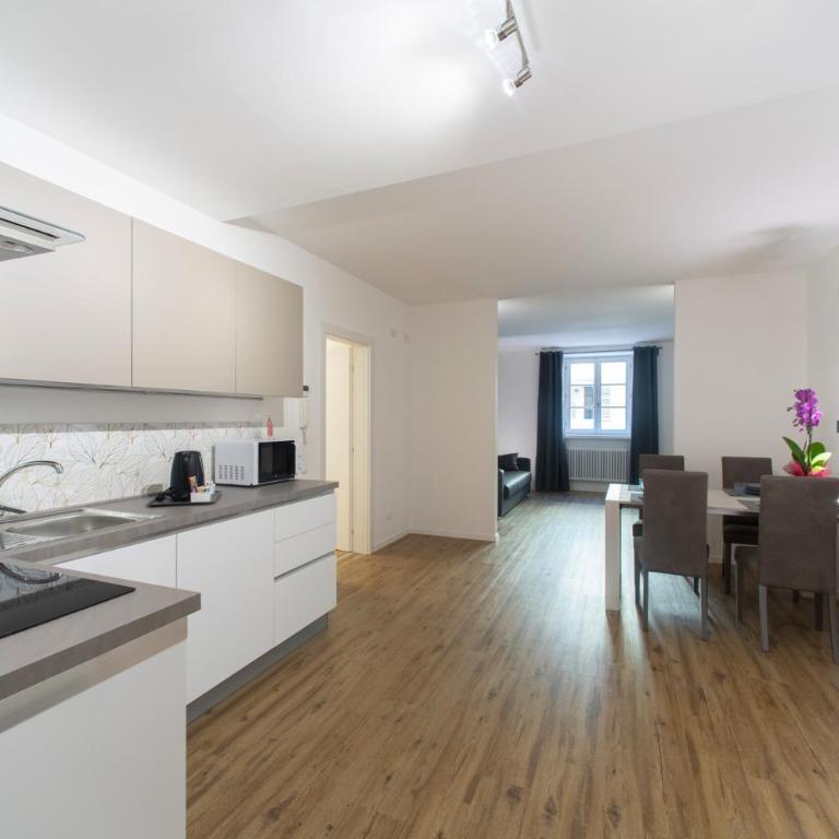 YUGOGO MAZZINI 41 Trento Centro - Appartamento con 2 Camere da Letto - 2