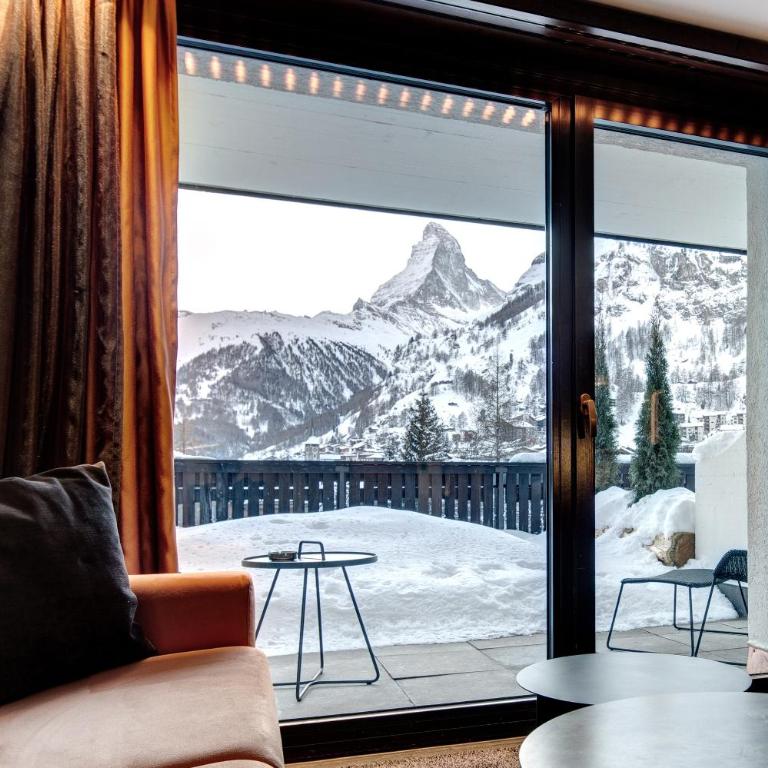 The Christiania Mountain & Spa Resort - Superior Doppelzimmer mit Balkon und Panoramablick auf das Matterhorn - 4