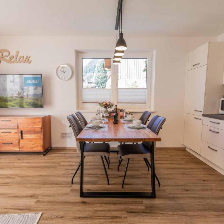 Berg' & Bluamen Appartements Stubai - Apartment mit 2 Schlafzimmern - 4