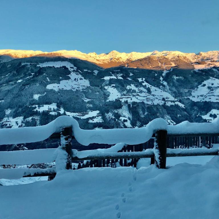 Kama Alm - Chalet mit Balkon und Terrasse - 20