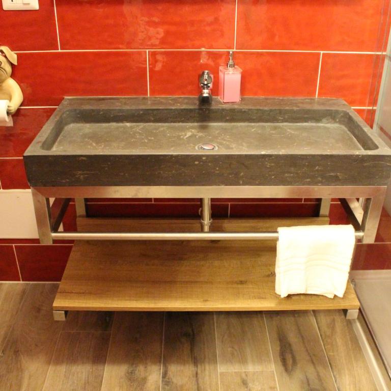 Iris Guest House - Camera Tripla con Bagno Privato - 6