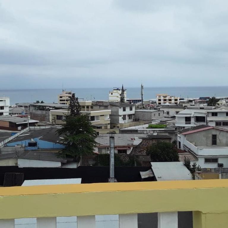 Departamento a Pocos Minutos de Playa el Murciélago Manta - Ecuador - Apartment with Balcony - 16