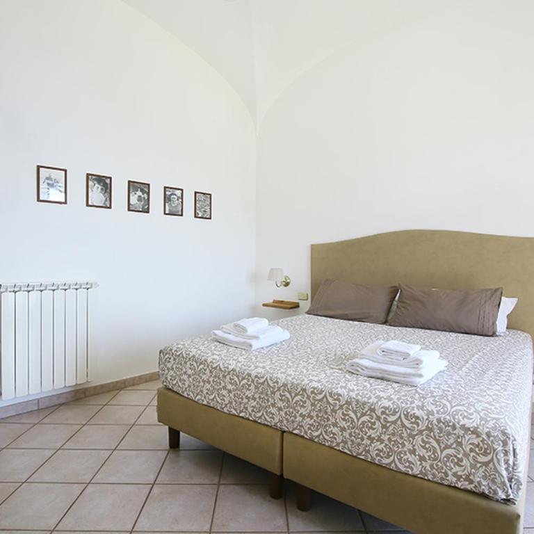 Colle dell'Ara - Camera Matrimoniale con Balcone e Vista Mare - 1