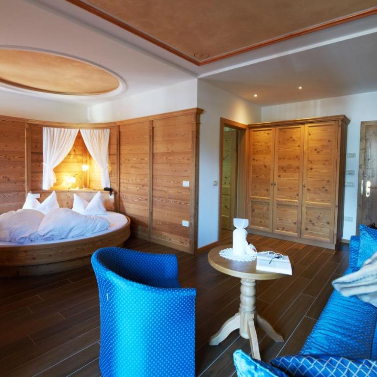 Cavallino Lovely Hotel - Suite con Vista Montagna - 1