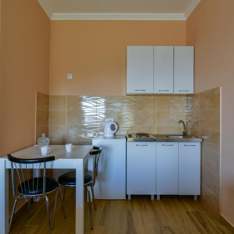 Apartments Hillside - Dvokrevetna Soba sa Bračnim Krevetom i Pogledom na Park - 6
