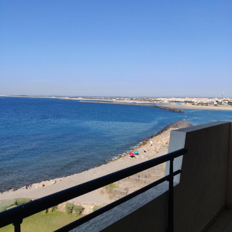 T3 de 65 m² avec accès direct à la plage - Appartement - Vue sur Mer - 17