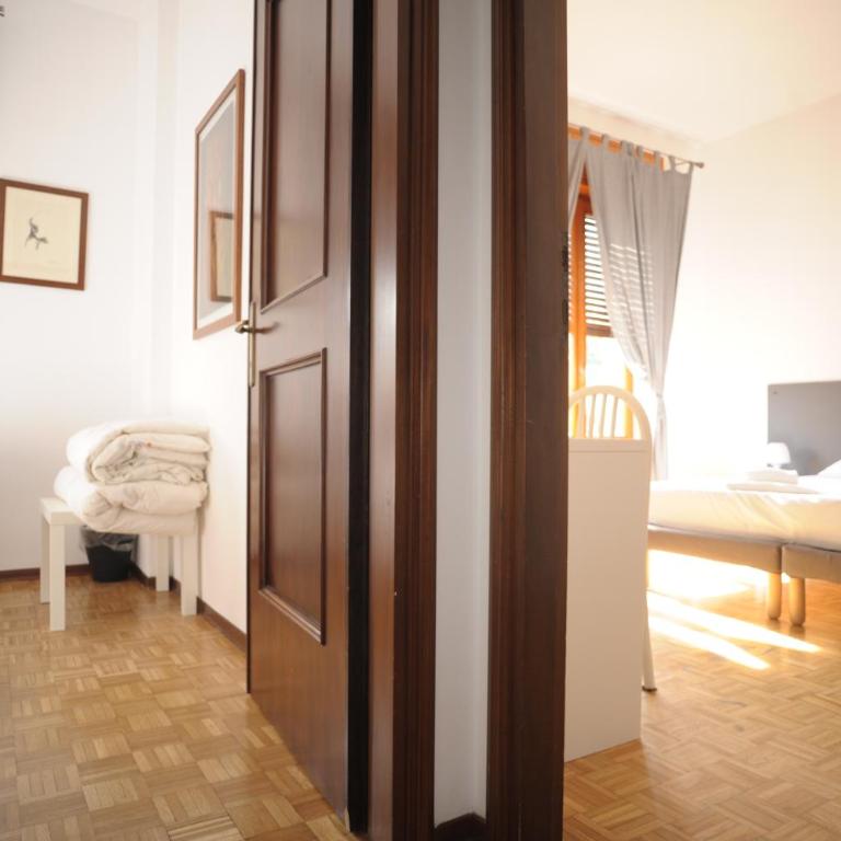 B&B Foroni 29 - Camera Familiare con Bagno Privato - 5