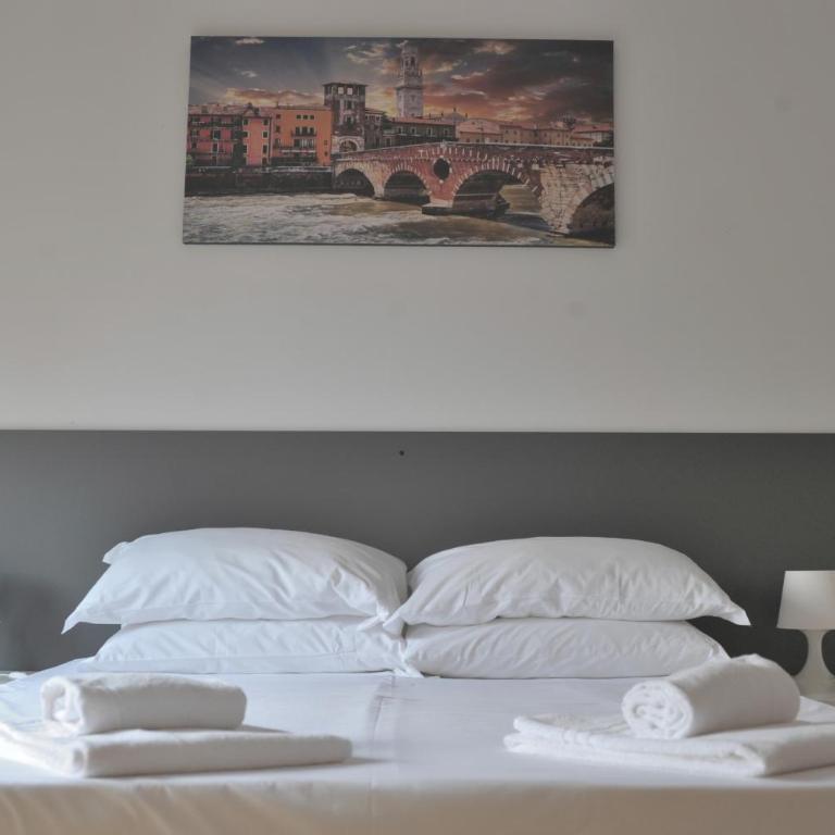 B&B Foroni 29 - Camera Familiare con Bagno Privato - 1
