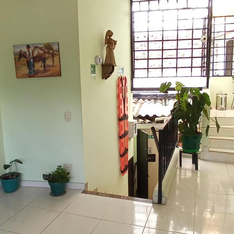 Hospedaje Alto de San Luis - Vivienda Turística RNT-90280 - Habitación Doble Pequeña - 2