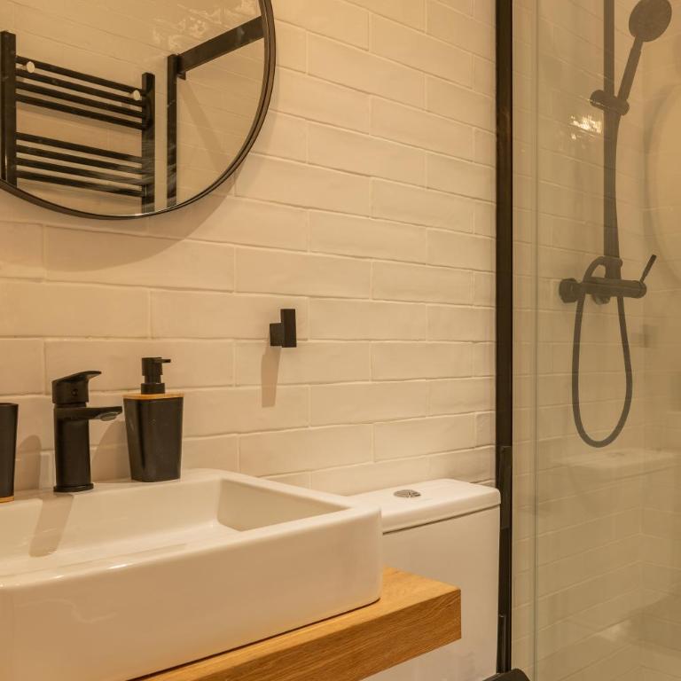 Bilbao la vieja alojamiento de diseño - Three-Bedroom Apartment - 24