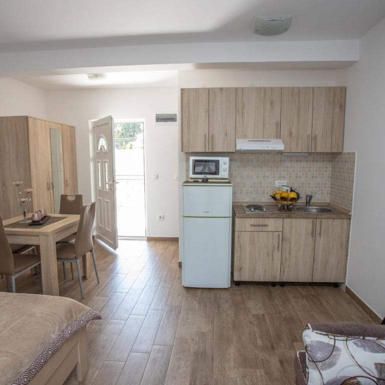 Apartments Gvozdenovic - King Studio with Sofa Bed - 8