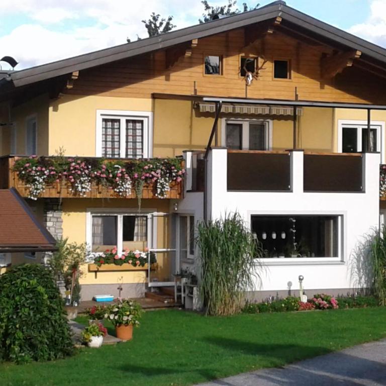 Ferienwohnung Steinberger - Three-Bedroom Apartment - 1