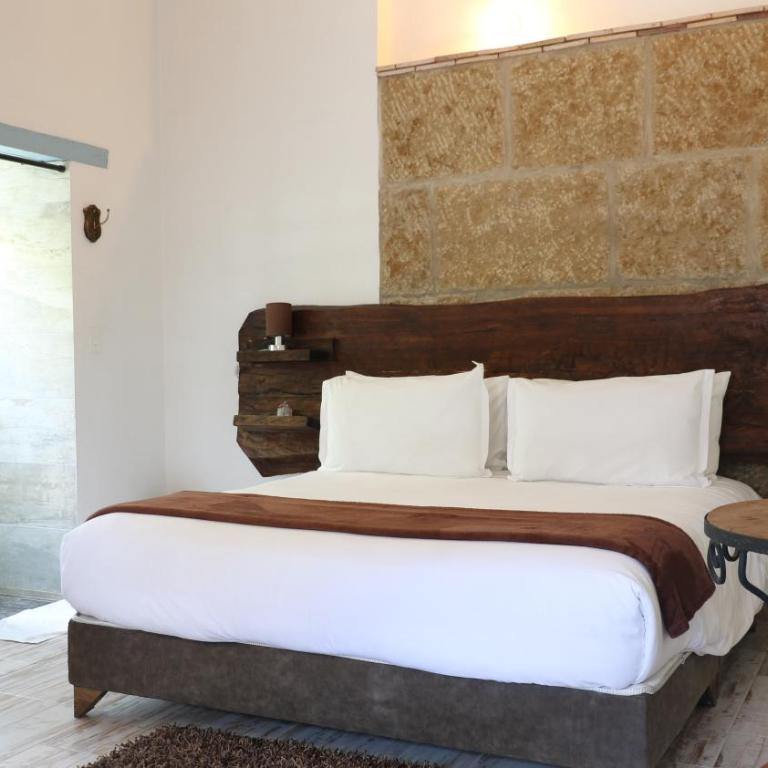 Casa Hotel Santa Helena Boutique - Habitación con cama extragrande y bañera de hidromasaje - 5